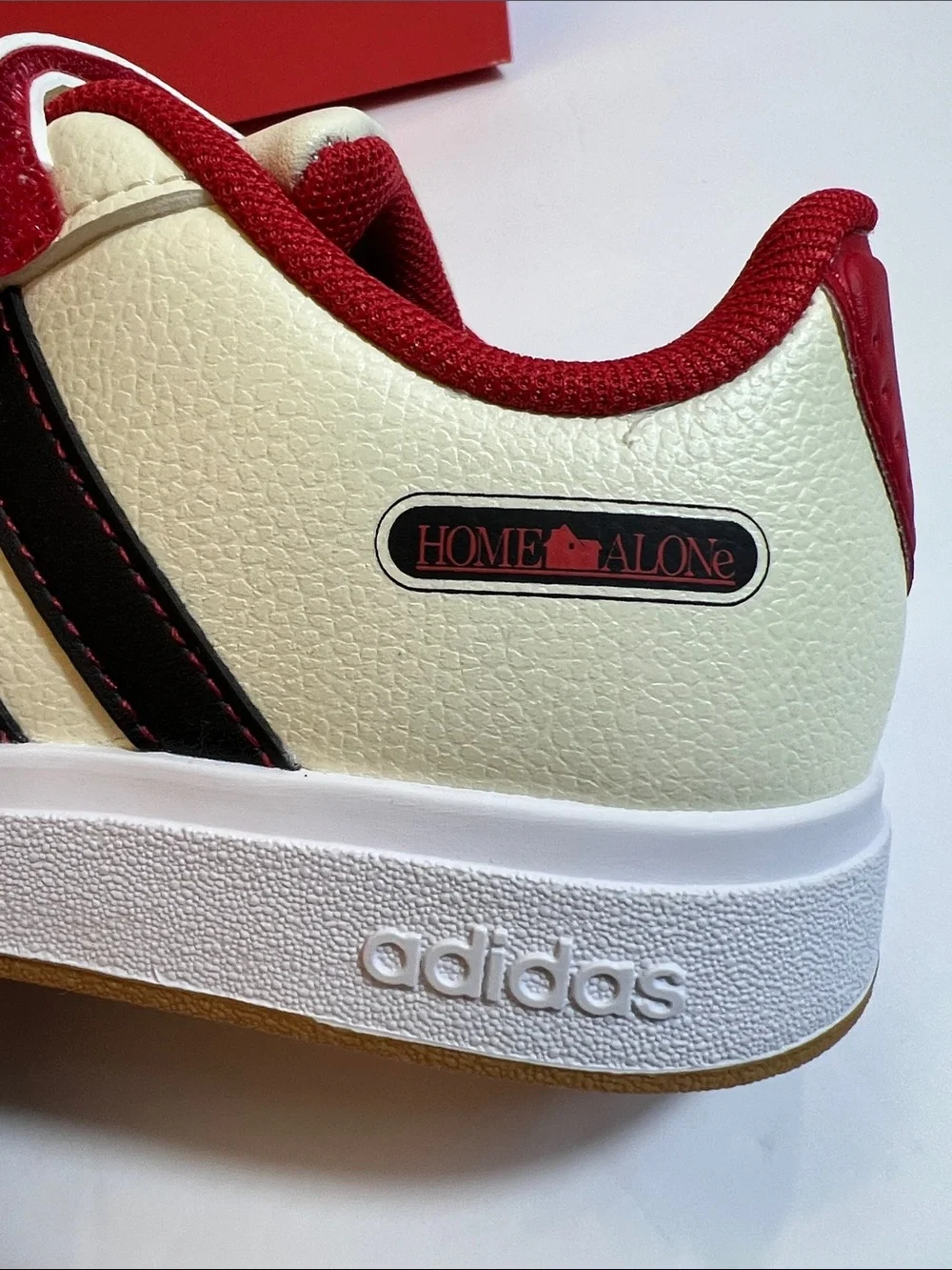 Adidas Grand Court Home Alone Kids Sneakers  shoes JR5622 Size 13K‎ New in Box